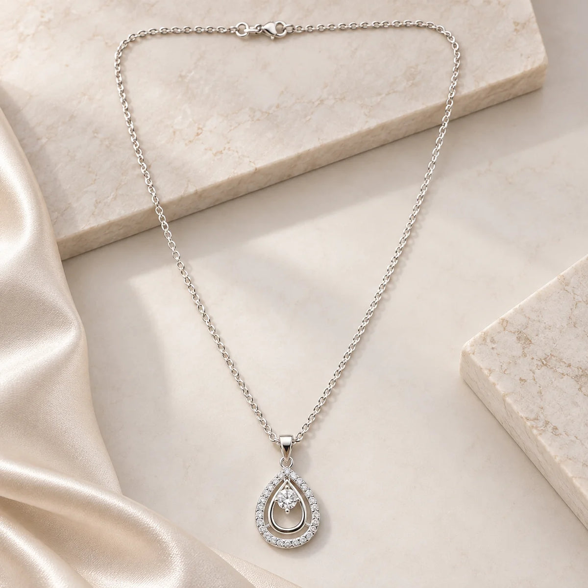 Layered Teardrop Pendant Necklace