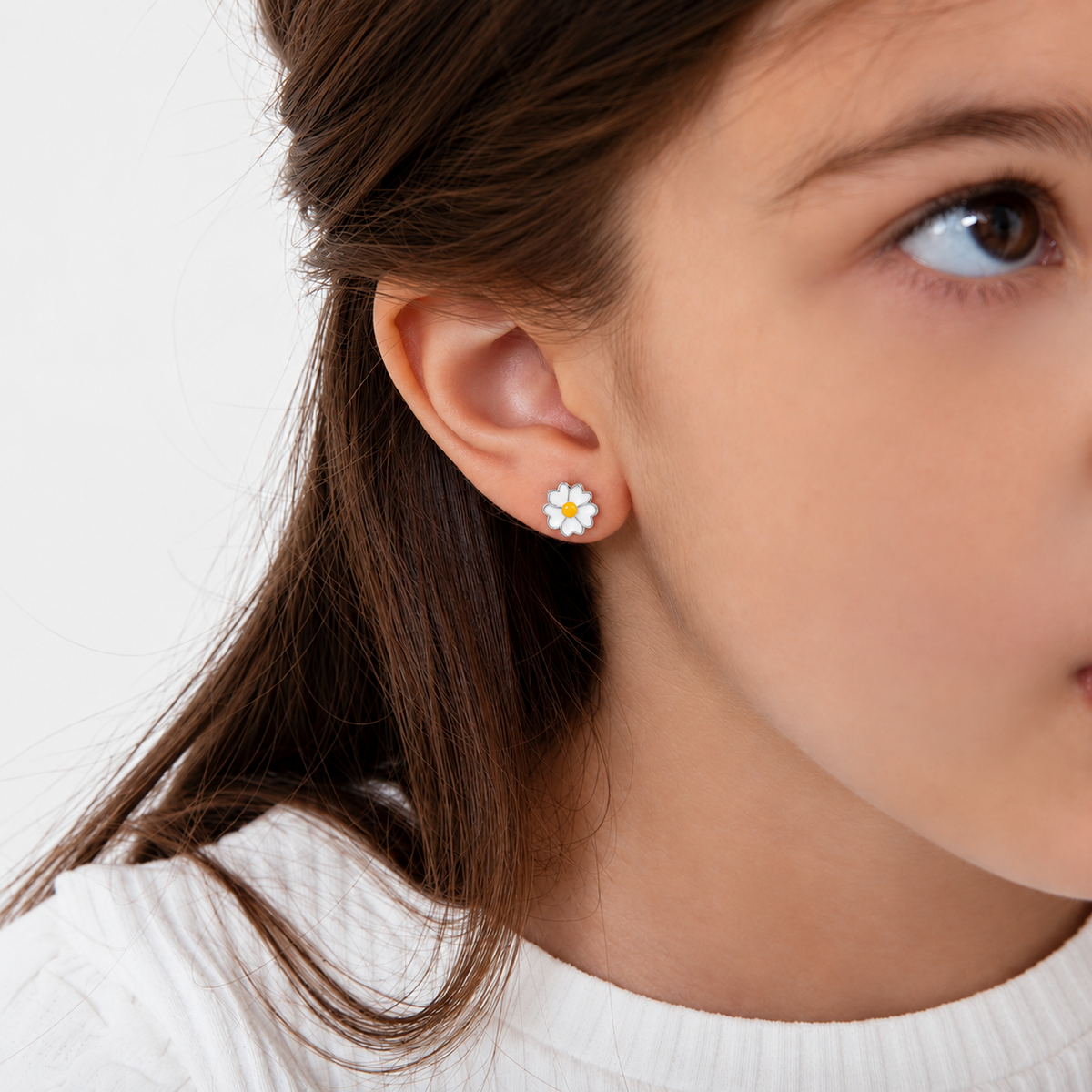 White Daisy Stud Earrings